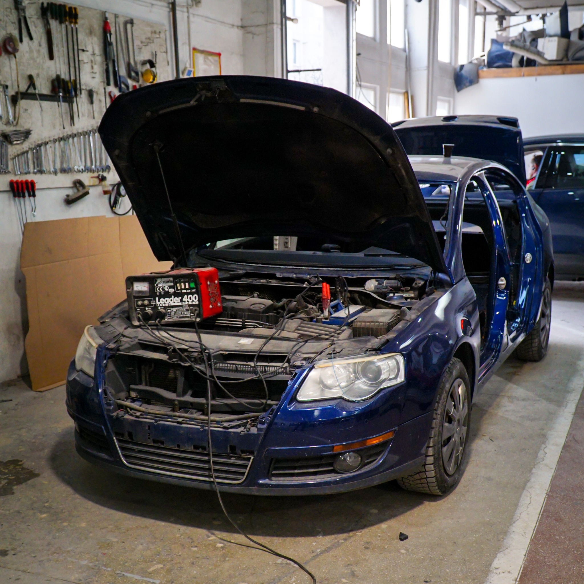 vopsitorie-auto-atelier-de-vopsitorie-auto-servic-de-vopsitorie-auto-centru-de-vopsitorie-auto-tinchigerie-auto-atelier-de-tinchigerie-auto-service-de-tinchigerie-auto-atelier-de-reparatii-caroserie-auto-parbrize-geamuri-frontale-geamuri-parbriz-parbrilele-masinii-bare-de-protectie-auto-grilaje-de-protectie-bare-de-siguranta-bare-de-protectie-pentru-caroserie-dosare-de-dauna-fise-de-dauna-cereri-de-despagubire-documente-de-dauna-rapoarte-de-dauna-formulare-de-dauna-constatare-auto-evaluare-auto-expertiza-auto-verificare-auto-inspectare-auto-raport-de-constatare-auto