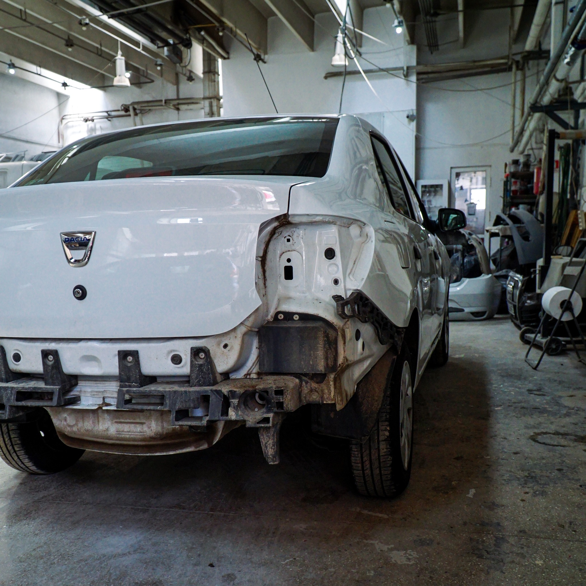 vopsitorie-auto-atelier-de-vopsitorie-auto-servic-de-vopsitorie-auto-centru-de-vopsitorie-auto-tinchigerie-auto-atelier-de-tinchigerie-auto-service-de-tinchigerie-auto-atelier-de-reparatii-caroserie-auto-parbrize-geamuri-frontale-geamuri-parbriz-parbrilele-masinii-bare-de-protectie-auto-grilaje-de-protectie-bare-de-siguranta-bare-de-protectie-pentru-caroserie-dosare-de-dauna-fise-de-dauna-cereri-de-despagubire-documente-de-dauna-rapoarte-de-dauna-formulare-de-dauna-constatare-auto-evaluare-auto-expertiza-auto-verificare-auto-inspectare-auto-raport-de-constatare-auto